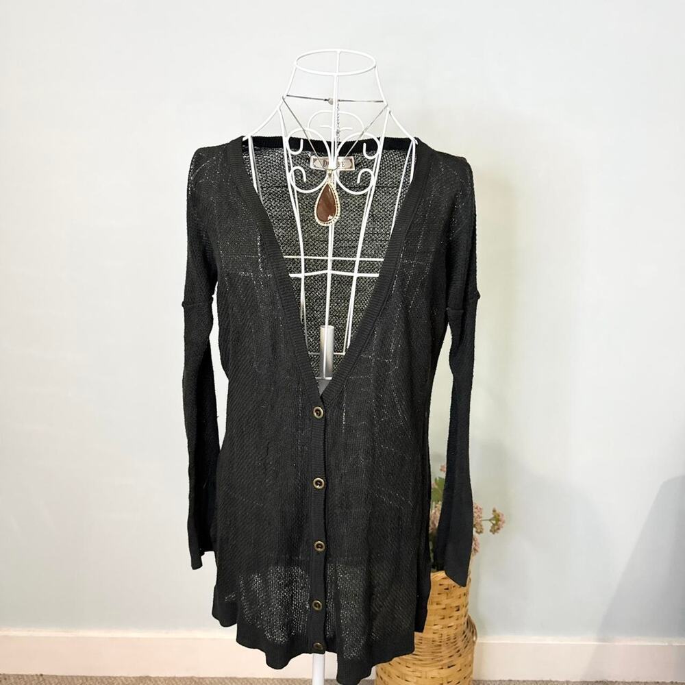 Cute vintage y2k black long sleeve tight knit button up cardigan